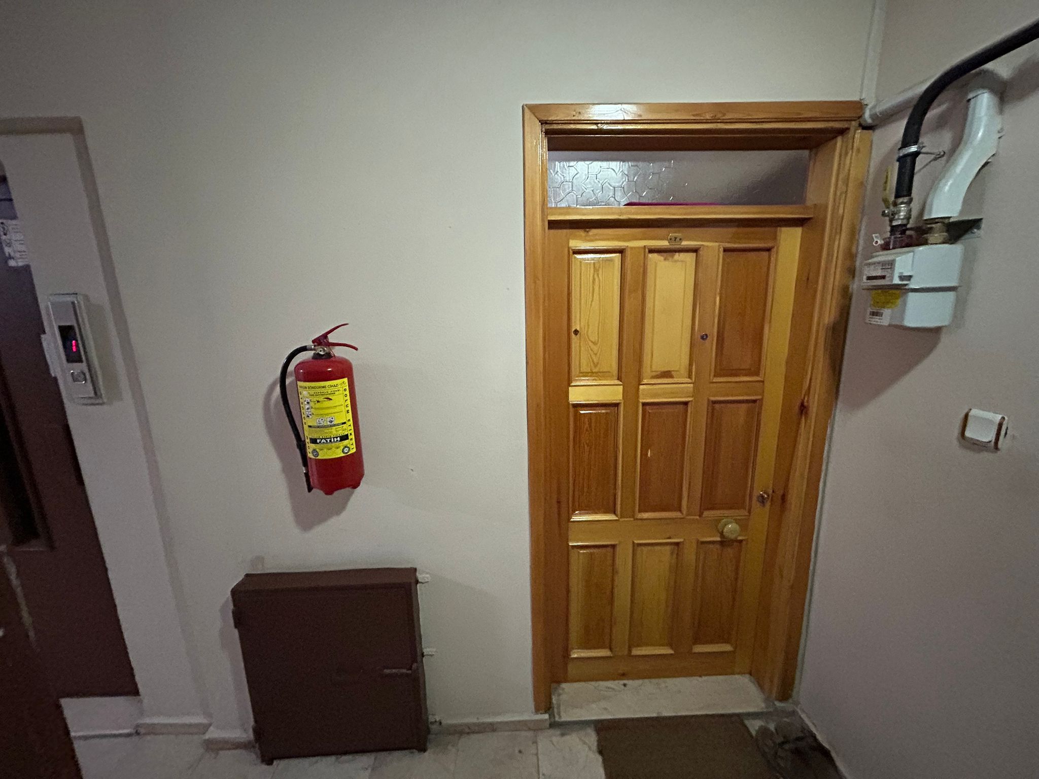 EDREMİT CUMHURİYET MAHALLESİ’NDE EŞYALI KİRALIK 3+1 DAİRE