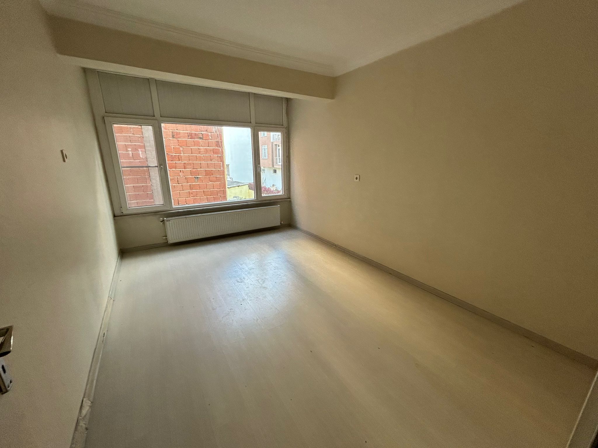 EDREMİT CUMHURİYET MAHALLESİNDE 3+1 JEOTERMALLİ SATILIK DAİRE