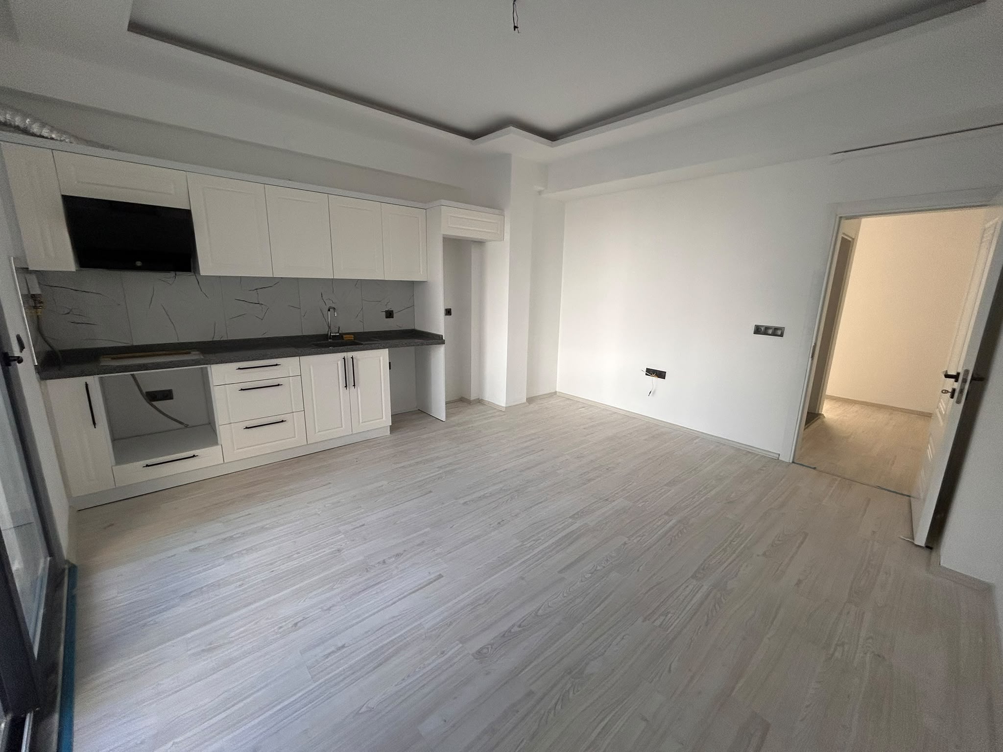 CUMHURİYET MAHALLESİNDE SATILIK 1+1 DAİRE