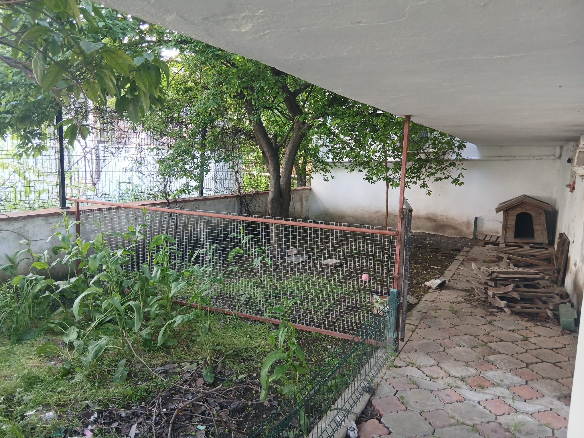 AKÇAY GÜRE’DE, ANA YOL ÜZERİNDE KOMPLE SATILIK BİNA HARİKA YATIRIM FIRSATI!