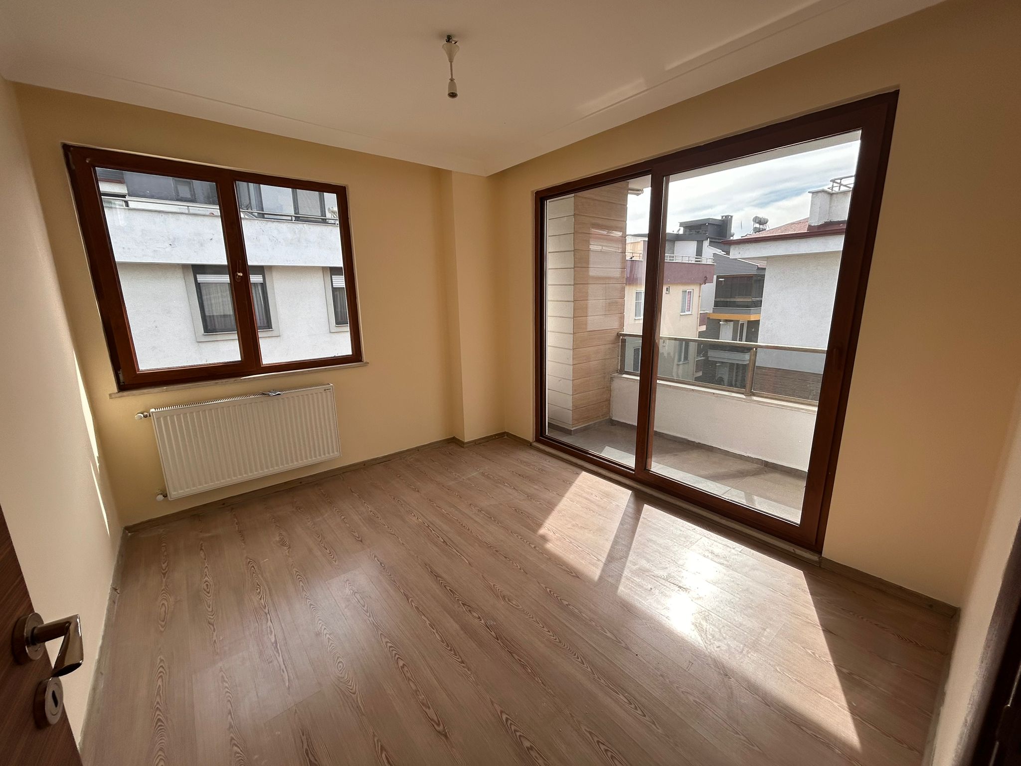 AKÇAY İKİZÇAY MAHALLESİNDE SATILIK 3+1 LÜKS DAİRE ( EİDS NO : 1001423 )