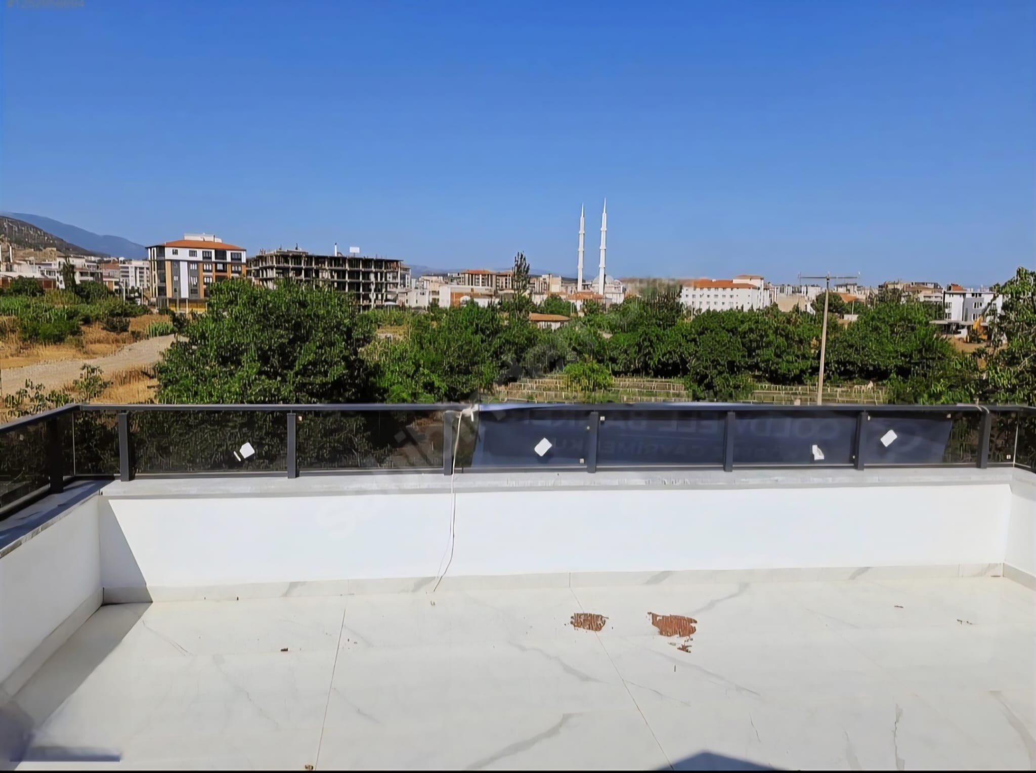 🏡 Hamidiye’de Havuzlu Site İçinde 3+1 Triplex Villa