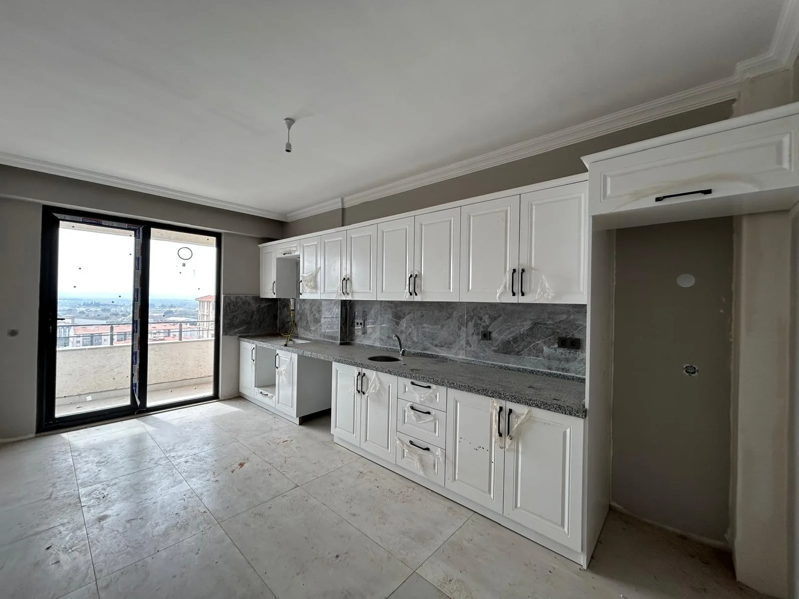 EDREMİT MANZARALI KİRALIK 3+1 DAİRE (EİDS NO : 1001423 )