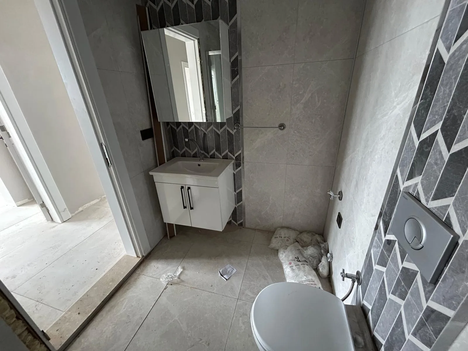 EDREMİT MANZARALI KİRALIK 3+1 DAİRE (EİDS NO : 1001423 )