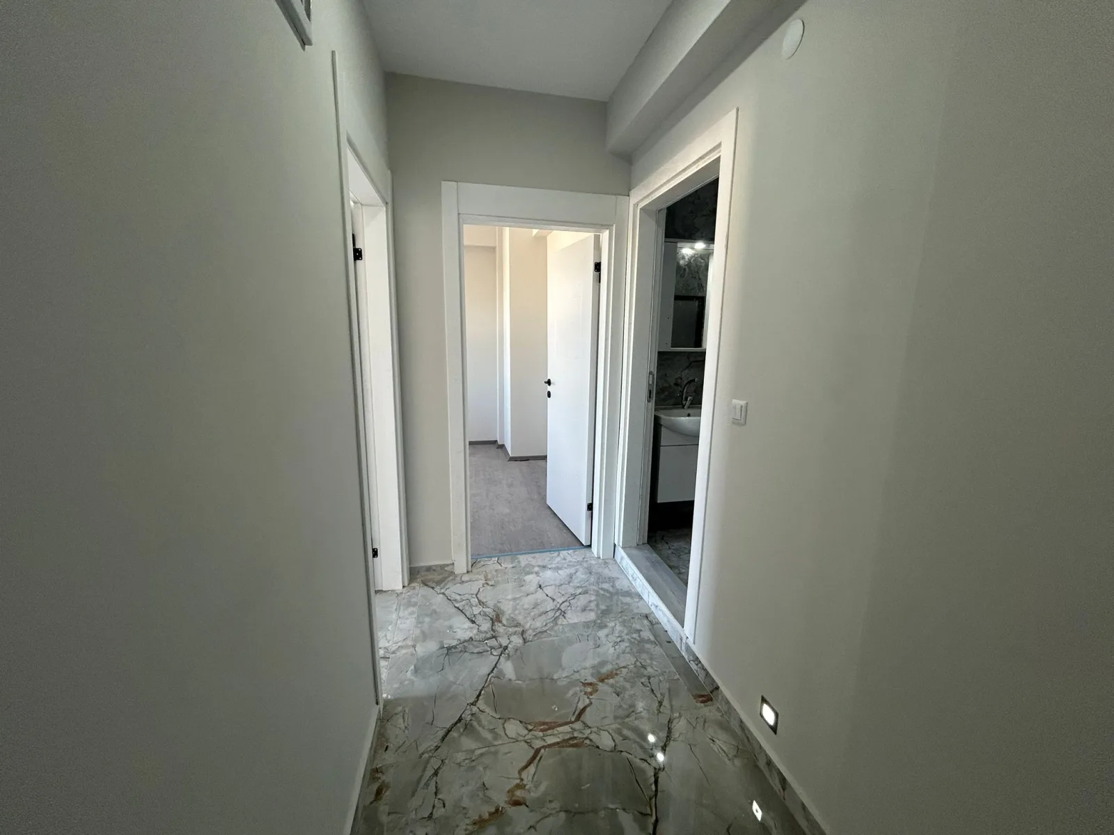 TUZCUMURAT MAHALLESİNDE KİRALIK 2+1 SIFIR DAİRE