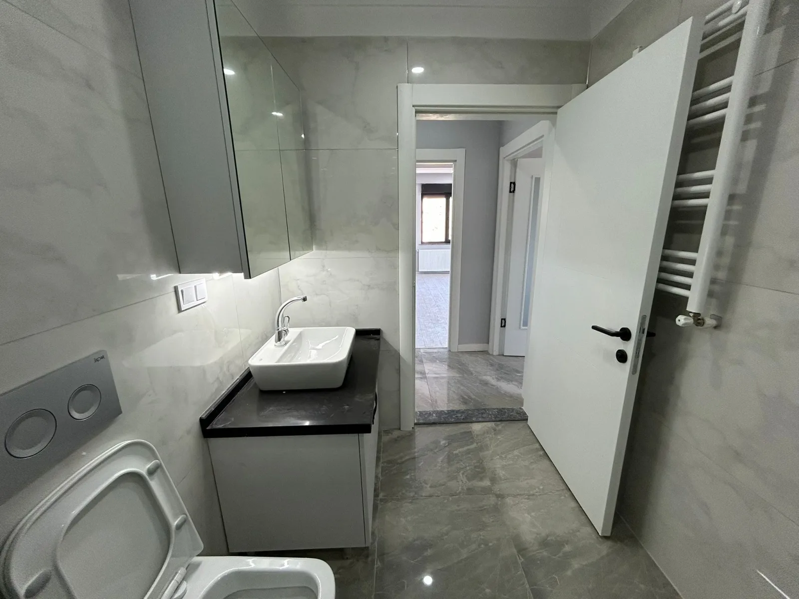 ATATÜRK MAHALLESİ’NİN EN GÜZEL YERİNDE SATILIK 3+1 DAİRE ( 6 Numara)