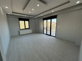 ATATÜRK MAHALLESİ’NİN EN GÜZEL YERİNDE SATILIK 3+1 DAİRE ( 6 Numara)