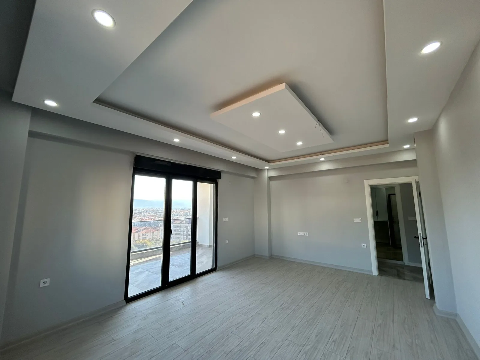 ATATÜRK MAHALLESİ’NİN EN GÜZEL YERİNDE SATILIK 3+1 DAİRE ( 6 Numara)
