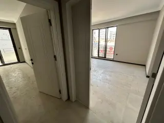 ATATÜRK'DE KİRALIK 2+1 SIFIR EBEVEYN BANYOLU DAİRE (EİDS NO : 1001423 )
