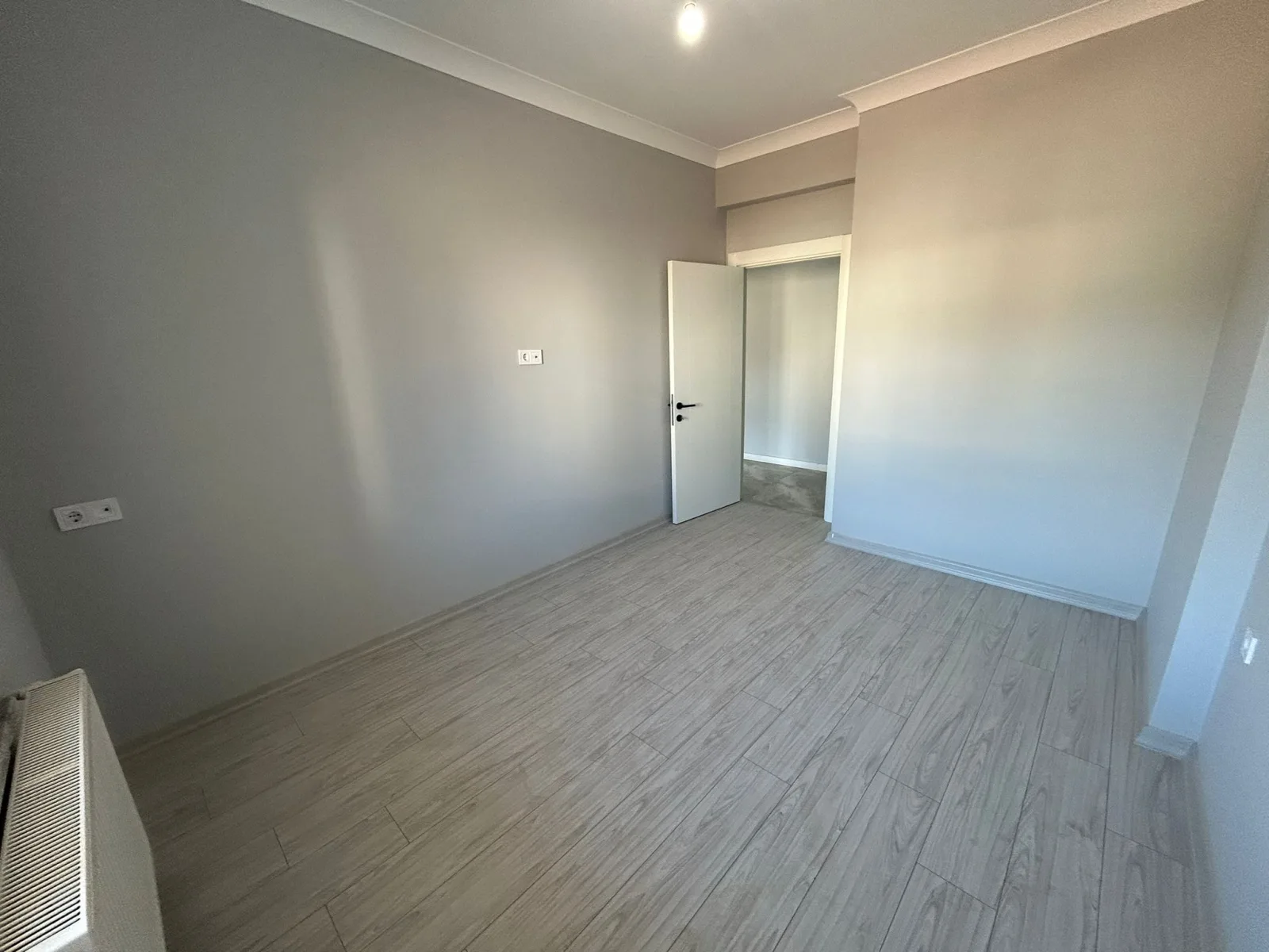 ATATÜRK MAHALLESİ’NİN EN GÜZEL YERİNDE SATILIK 3+1 DAİRE ( 6 Numara)