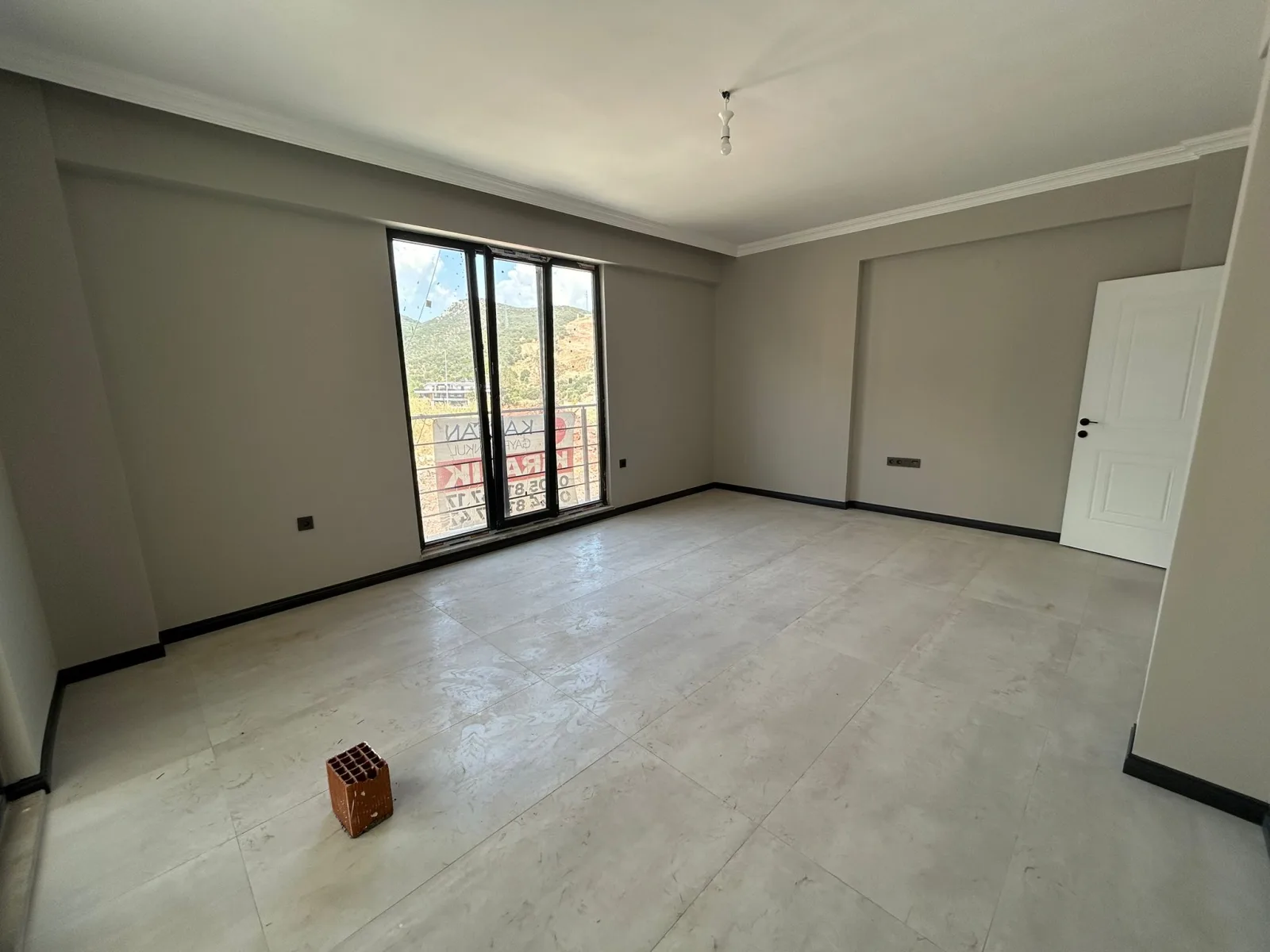 ATATÜRK'DE KİRALIK 2+1 SIFIR EBEVEYN BANYOLU DAİRE (EİDS NO : 1001423 )