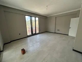 ATATÜRK'DE KİRALIK 2+1 SIFIR EBEVEYN BANYOLU DAİRE (EİDS NO : 1001423 )