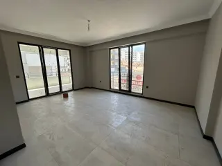 ATATÜRK'DE KİRALIK 2+1 SIFIR EBEVEYN BANYOLU DAİRE (EİDS NO : 1001423 )