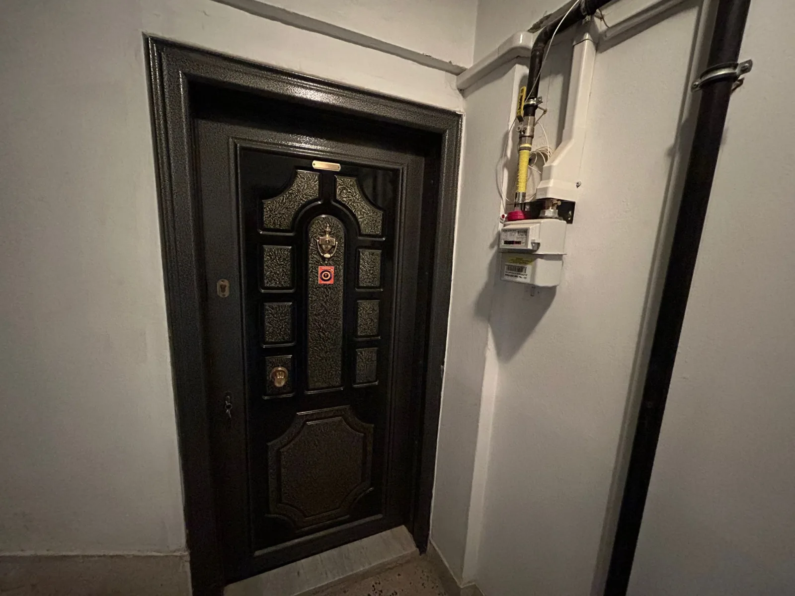 CUMHURİYET MAHALLESİ ÜÇGEN PARK YANI – EŞYALI 2+1 SATILIK DAİRE ( EİDS NO: 1001423 )