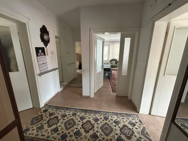 AKÇAY’IN KALBİNDE, DENİZE 100 METRE MESAFEDE 2+1 EŞYALI KİRALIK DAİRE!