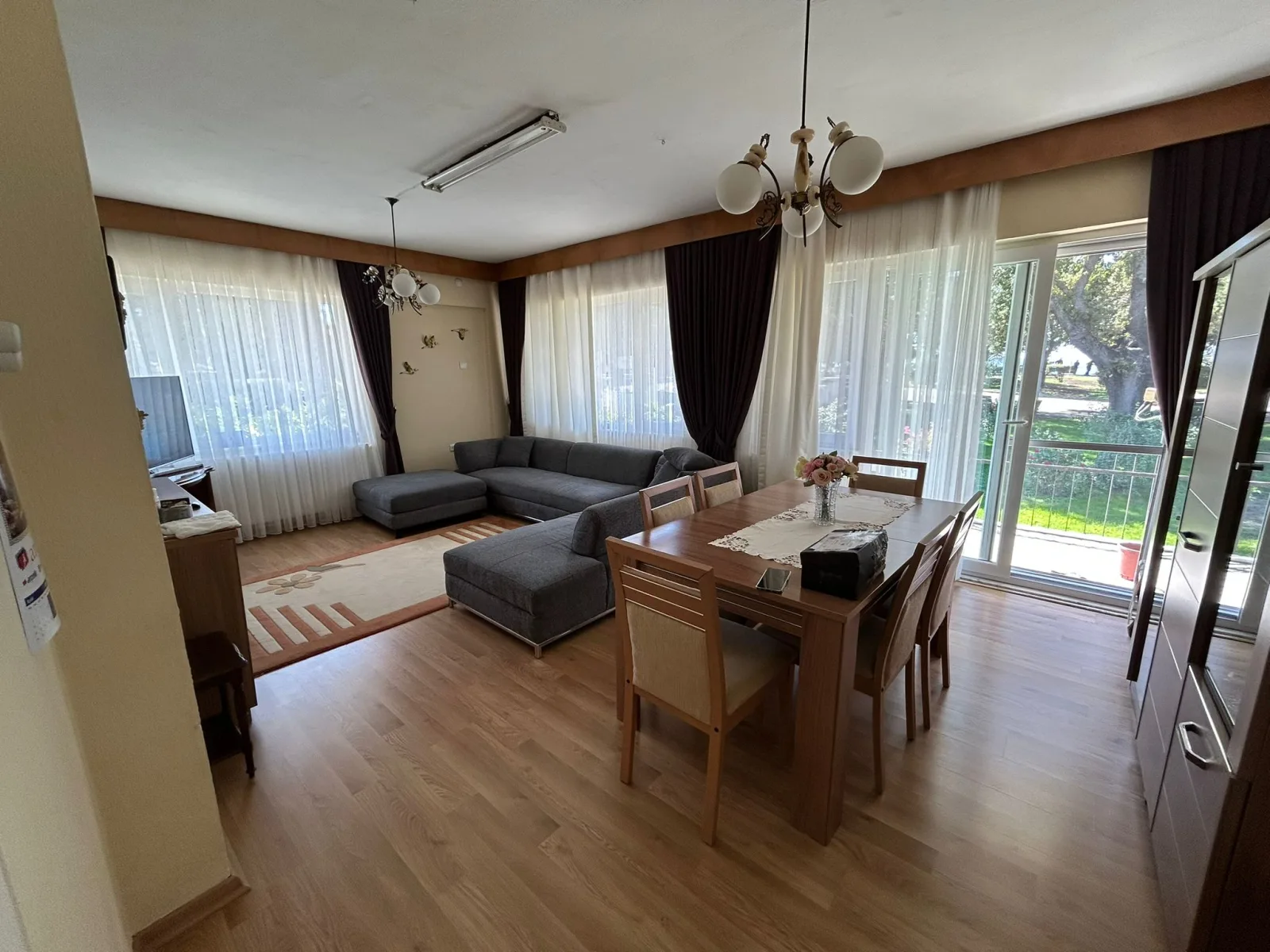 Örenin Kalbinde Villa Tarzında yapılmış. Satılık 2 Adet (alt ve Üst 2+1 Daire )