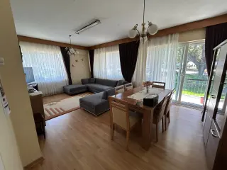 Örenin Kalbinde Villa Tarzında yapılmış. Satılık 2 Adet (alt ve Üst 2+1 Daire )