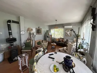 Örenin Kalbinde Villa Tarzında yapılmış. Satılık 2 Adet (alt ve Üst 2+1 Daire )