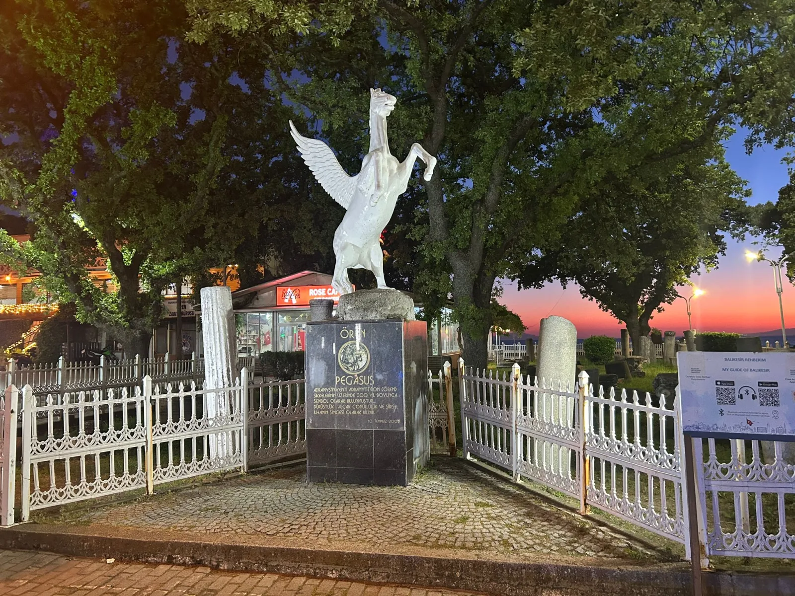 Burhaniye Ören Mahallesi’nde Doğa ve Deniz Manzaralı Satılık Villa Tipi Daire (EİDS NO : 1001423 )
