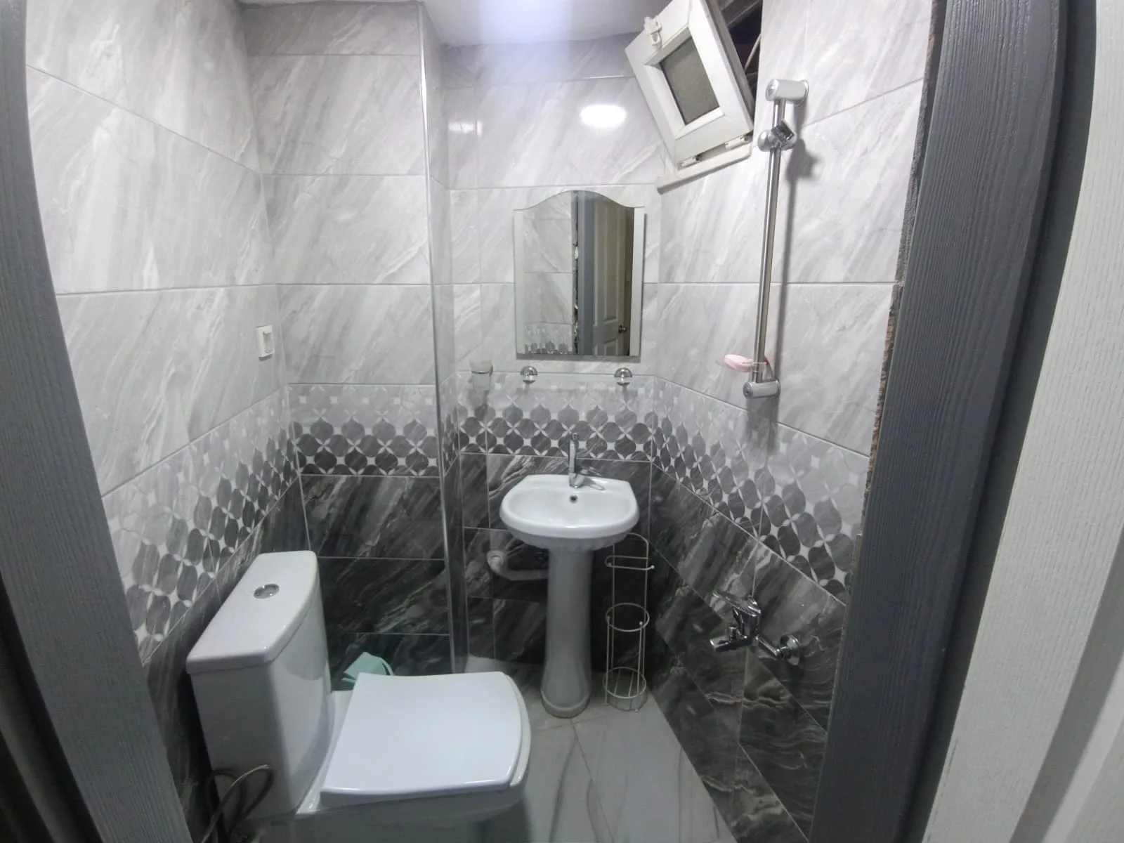 TUZCUMURAT MAHALLESİNDE EŞYALI KİRALIK 3+1 DAİRE
