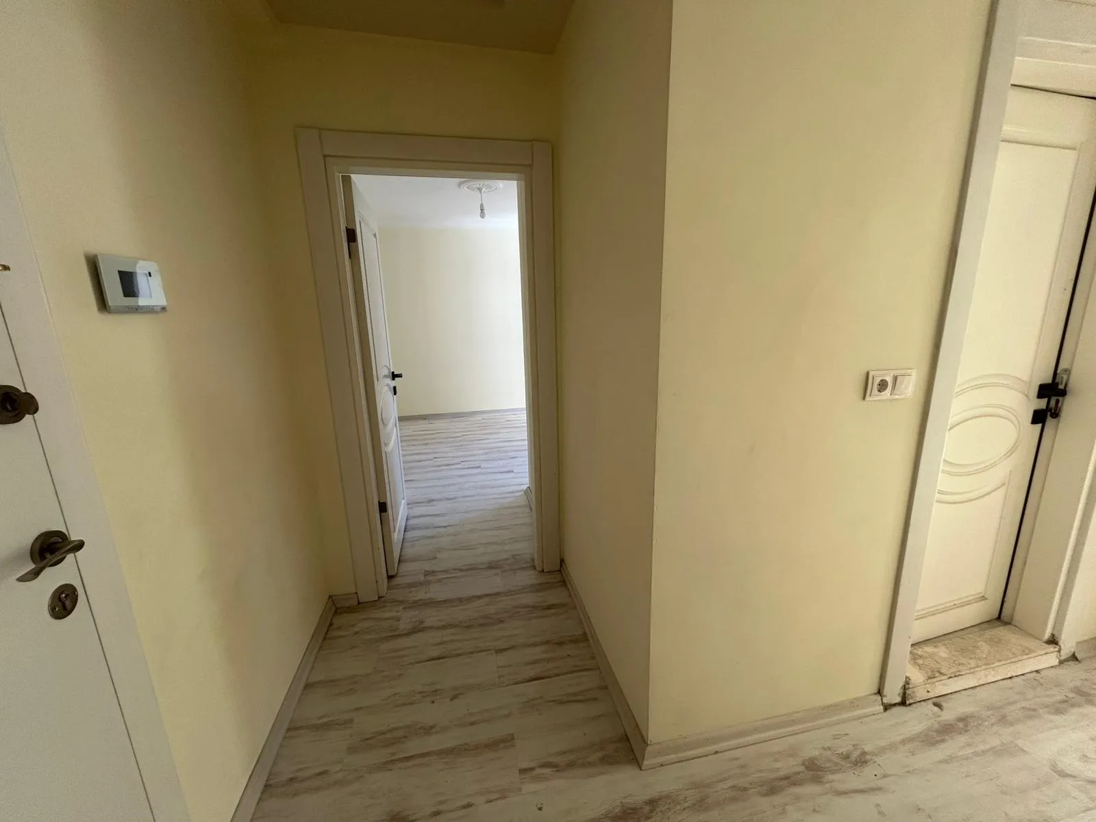 GAZİİLYAS'DA TUGAYA 300 M. KİRALIK 2+1 SIFIR DAİRE (4 NUMARA) EİDS NO : 1001423