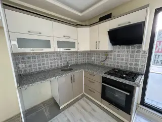 GAZİİLYAS'DA TUGAYA 300 M. KİRALIK 2+1 DAİRE (3 NUMARA)