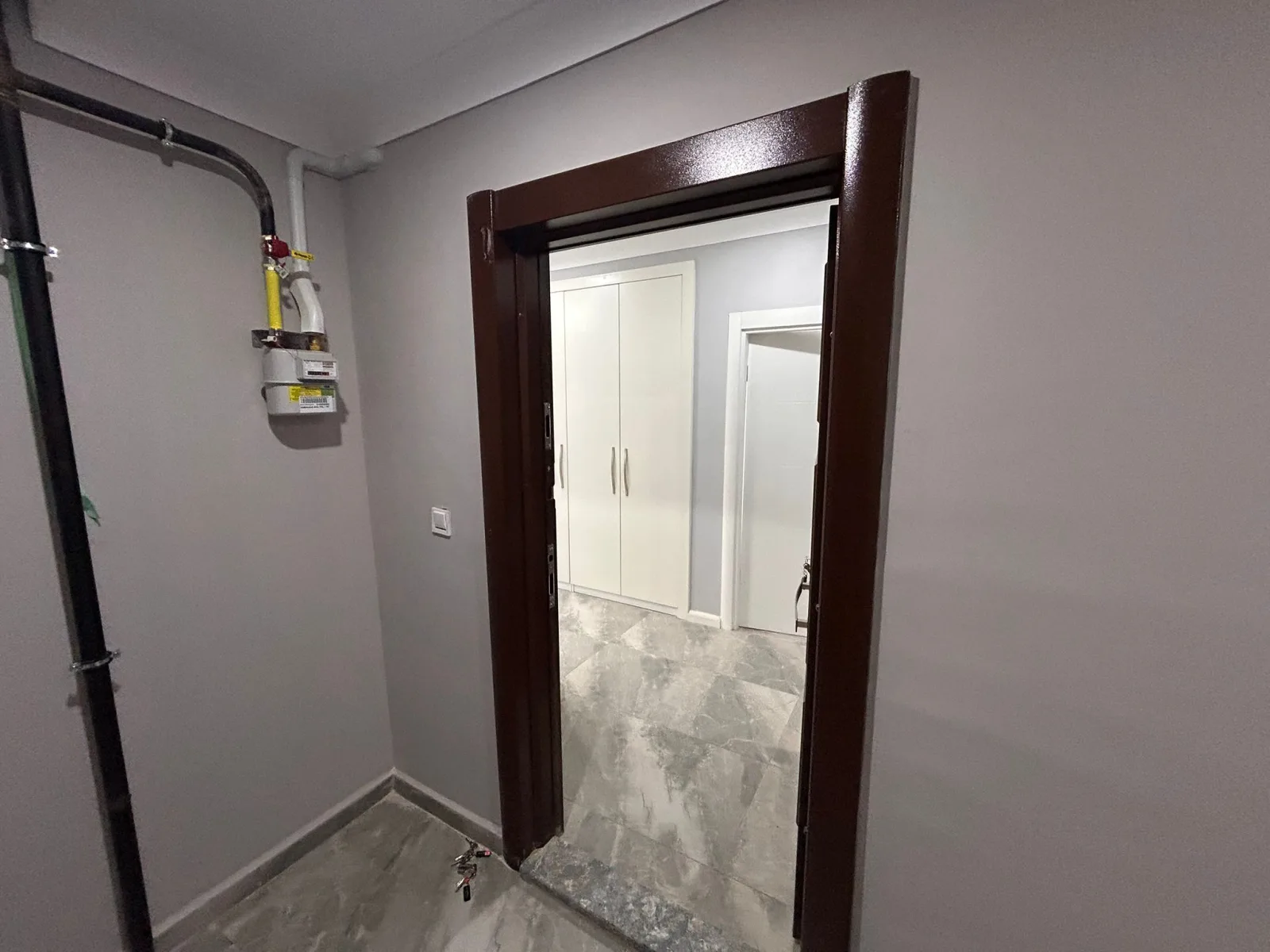 ATATÜRK MAHALLESİ'NDE KİRALIK LÜKS 3+1 DAİRE ( 7 NUMARALI DAİRE )