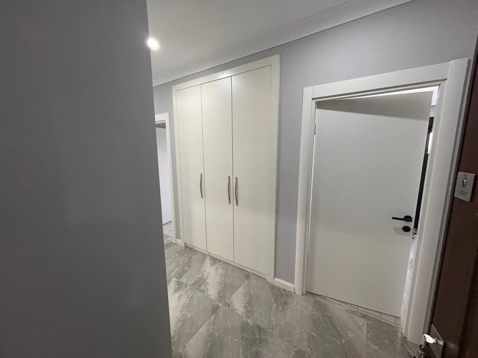 ATATÜRK MAHALLESİ'NDE KİRALIK LÜKS 3+1 DAİRE ( 7 NUMARALI DAİRE )