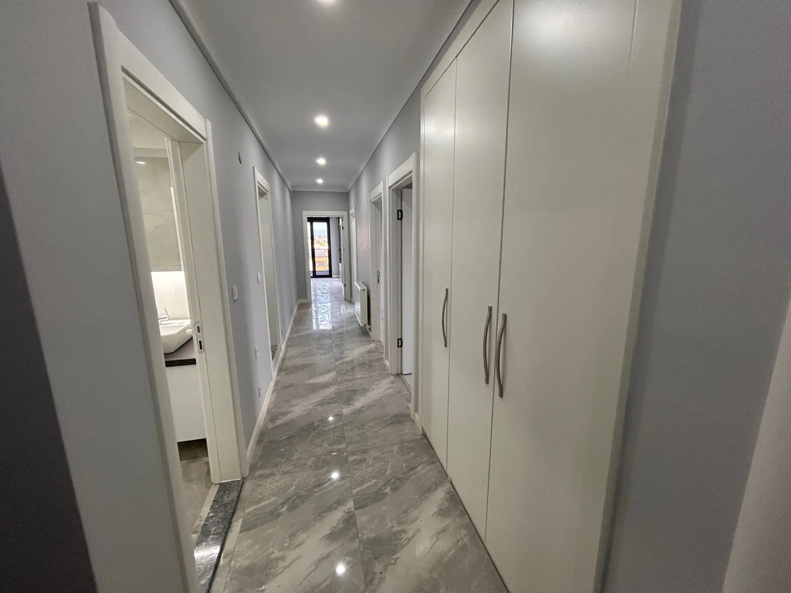 ATATÜRK MAHALLESİ'NDE KİRALIK LÜKS 3+1 DAİRE ( 7 NUMARALI DAİRE )