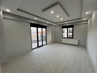 ATATÜRK MAHALLESİ'NDE KİRALIK LÜKS 3+1 DAİRE ( 7 NUMARALI DAİRE )