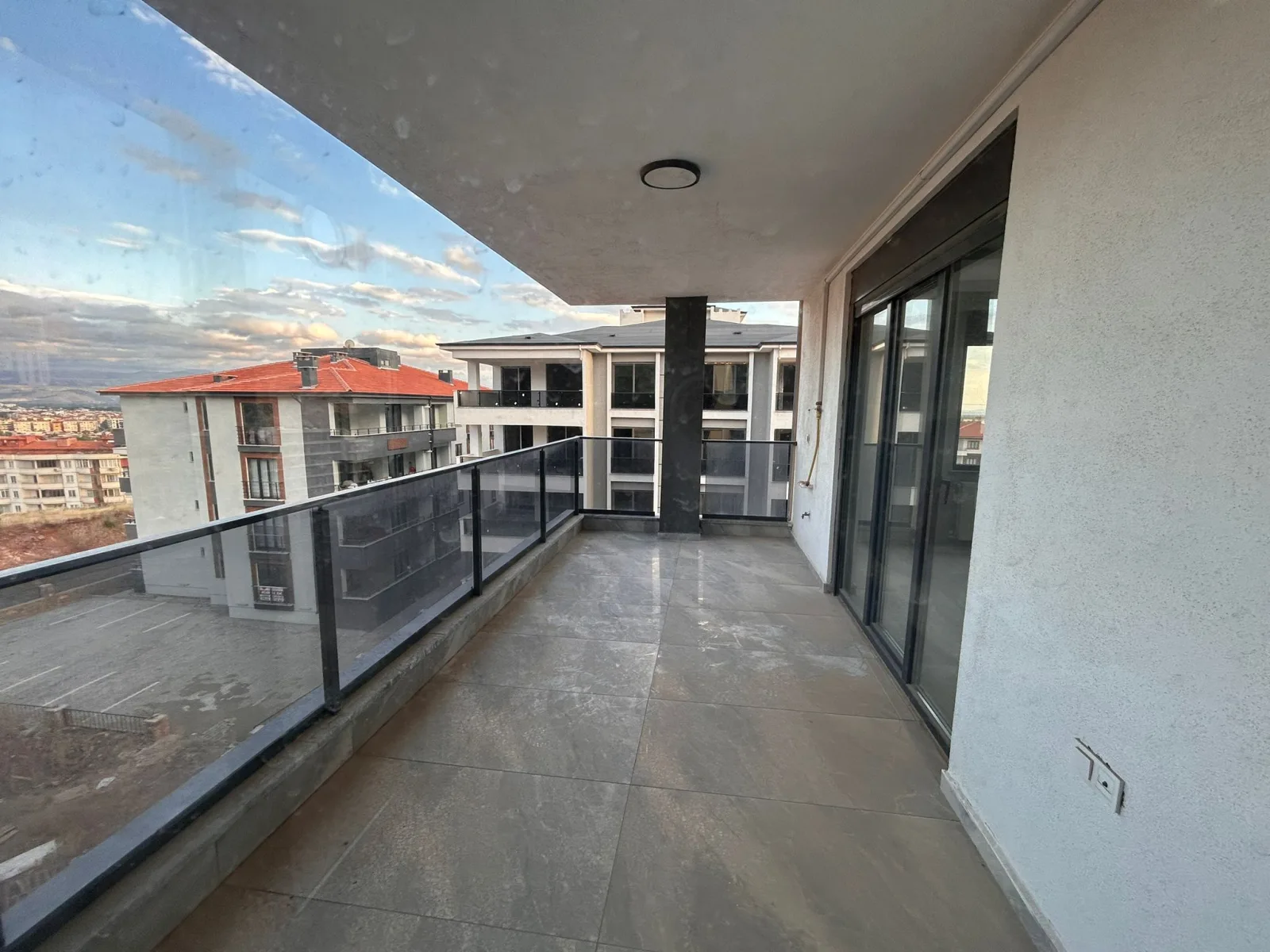 ATATÜRK MAHALLESİ'NDE KİRALIK LÜKS 3+1 DAİRE ( 7 NUMARALI DAİRE )