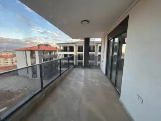 ATATÜRK MAHALLESİ'NDE KİRALIK LÜKS 3+1 DAİRE ( 7 NUMARALI DAİRE )
