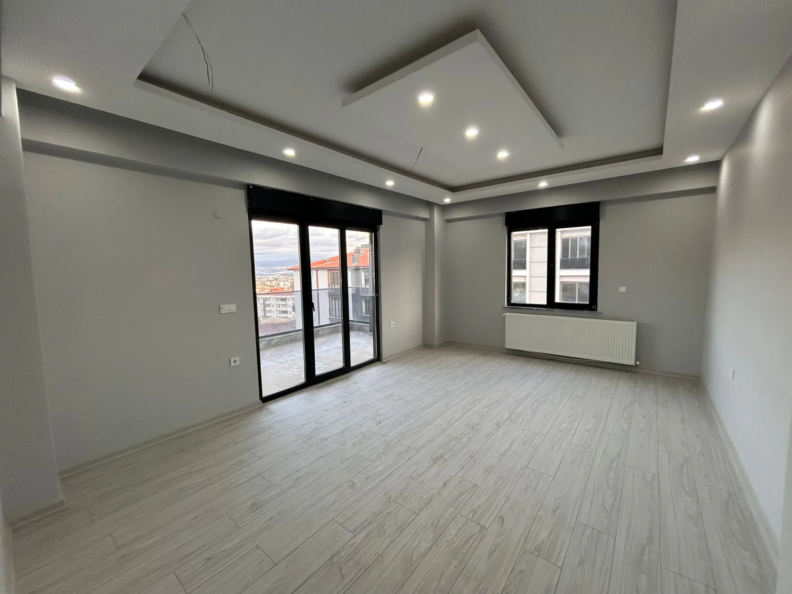 ATATÜRK MAHALLESİ'NDE KİRALIK LÜKS 3+1 DAİRE  ( 12 NUMARA )