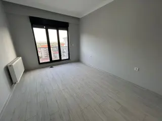 ATATÜRK MAHALLESİ'NDE KİRALIK LÜKS 3+1 DAİRE  ( 12 NUMARA )