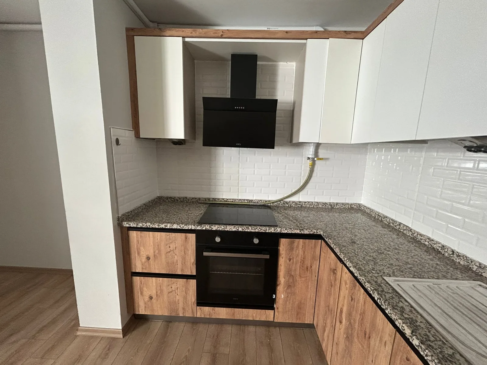 KADIKÖY KC EVLERİNDE SATILIK 2+1 DAİRE ( EİDS NO: 1001423)