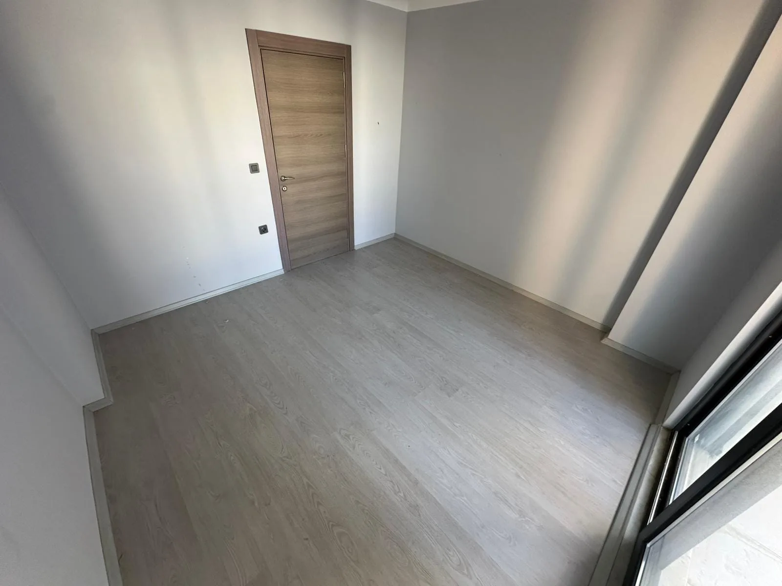 BALIKESİR BURHANİYE CUMHURİYET MAHALLESİ (BADEM ALANI) SATILIK 2+1 ARA KAT DAİRE