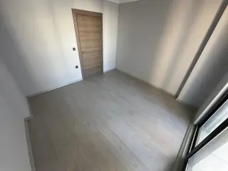 BALIKESİR BURHANİYE CUMHURİYET MAHALLESİ (BADEM ALANI) SATILIK 2+1 ARA KAT DAİRE