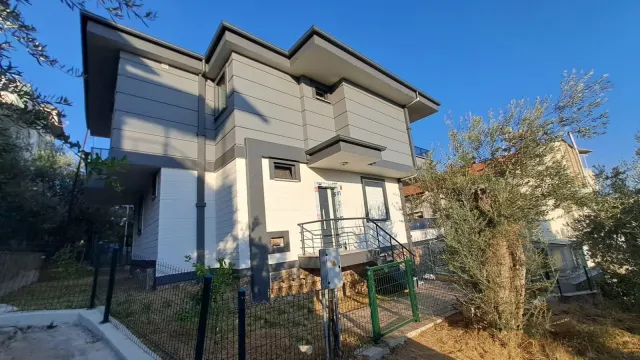 DAİRE FİYATINA TAM MÜSTAKİL DENİZ MANZARALI SIFIR VİLLA