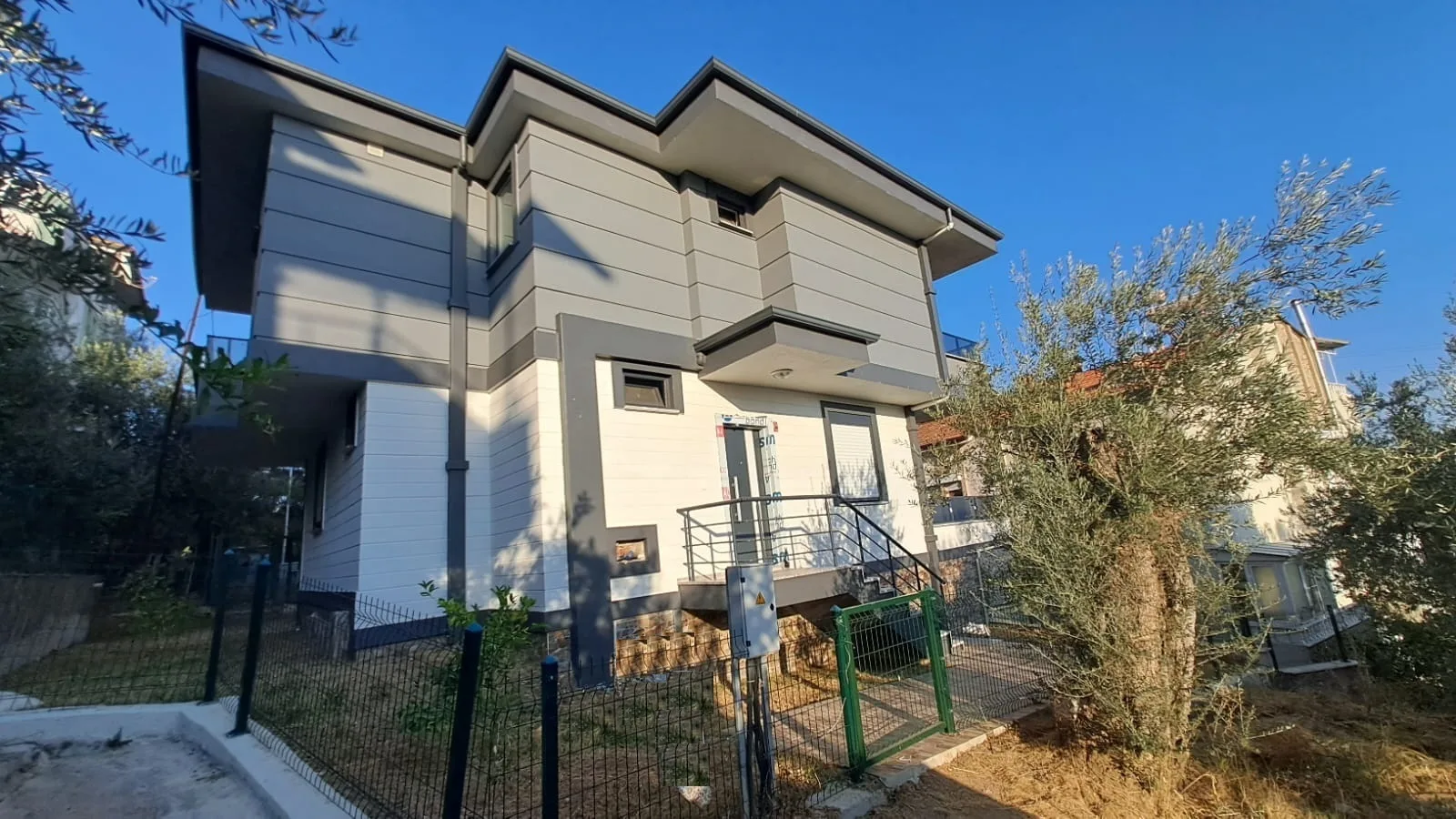 DAİRE FİYATINA TAM MÜSTAKİL DENİZ MANZARALI SIFIR VİLLA