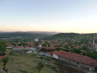 KÖYİÇİNDE SATILIK ARSA