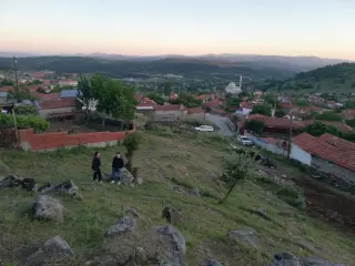 KÖYİÇİNDE SATILIK ARSA
