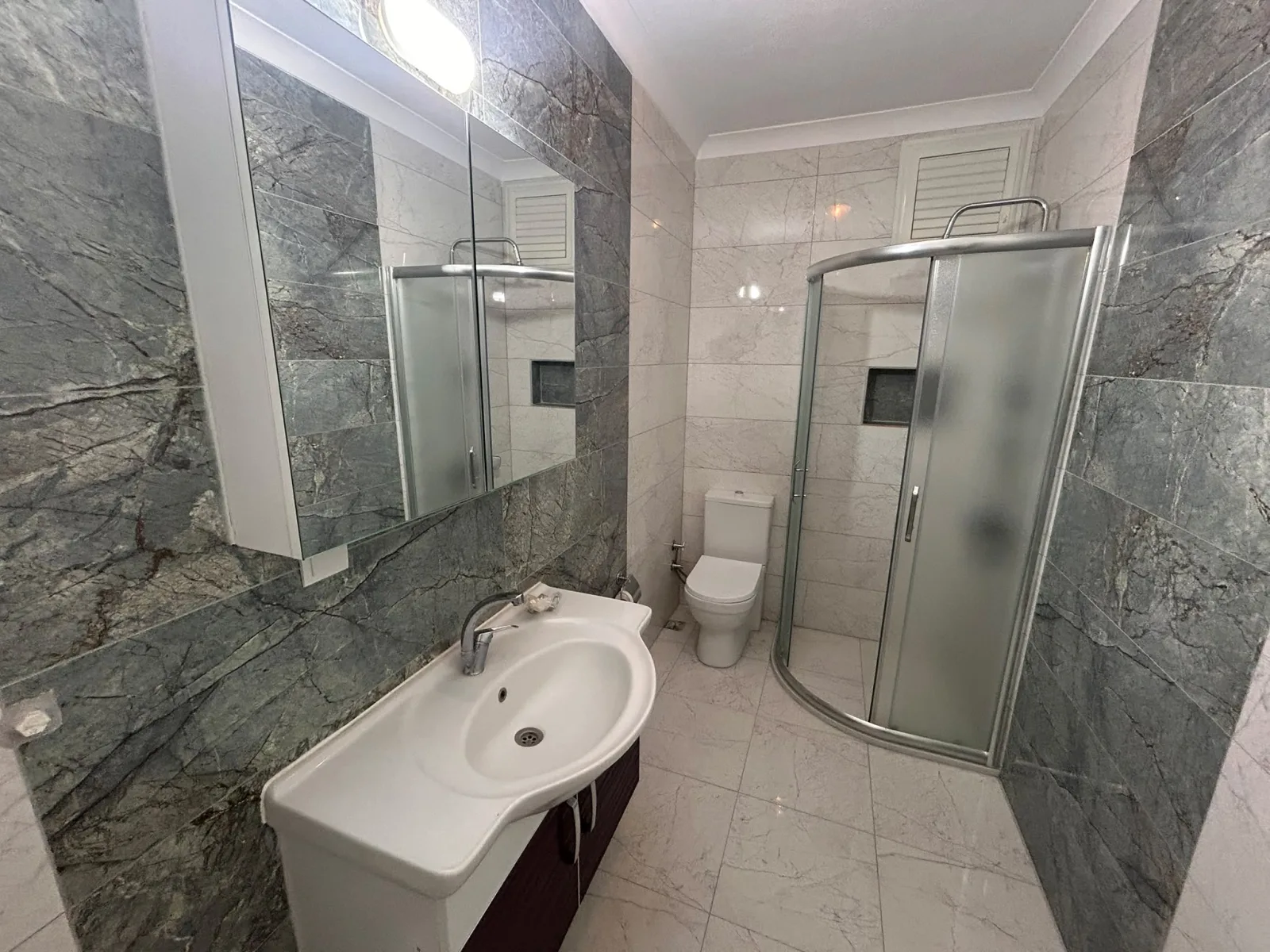 BALIKESİR EDREMİT TUZCUMURAT MAHALLESİNDE 3+1 KİRALIK DAİRE