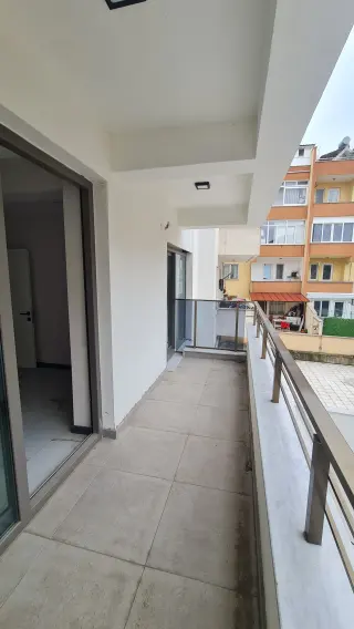 Burhaniye Kocacami Mahallesinde Satılık 1+1 Modern Daire