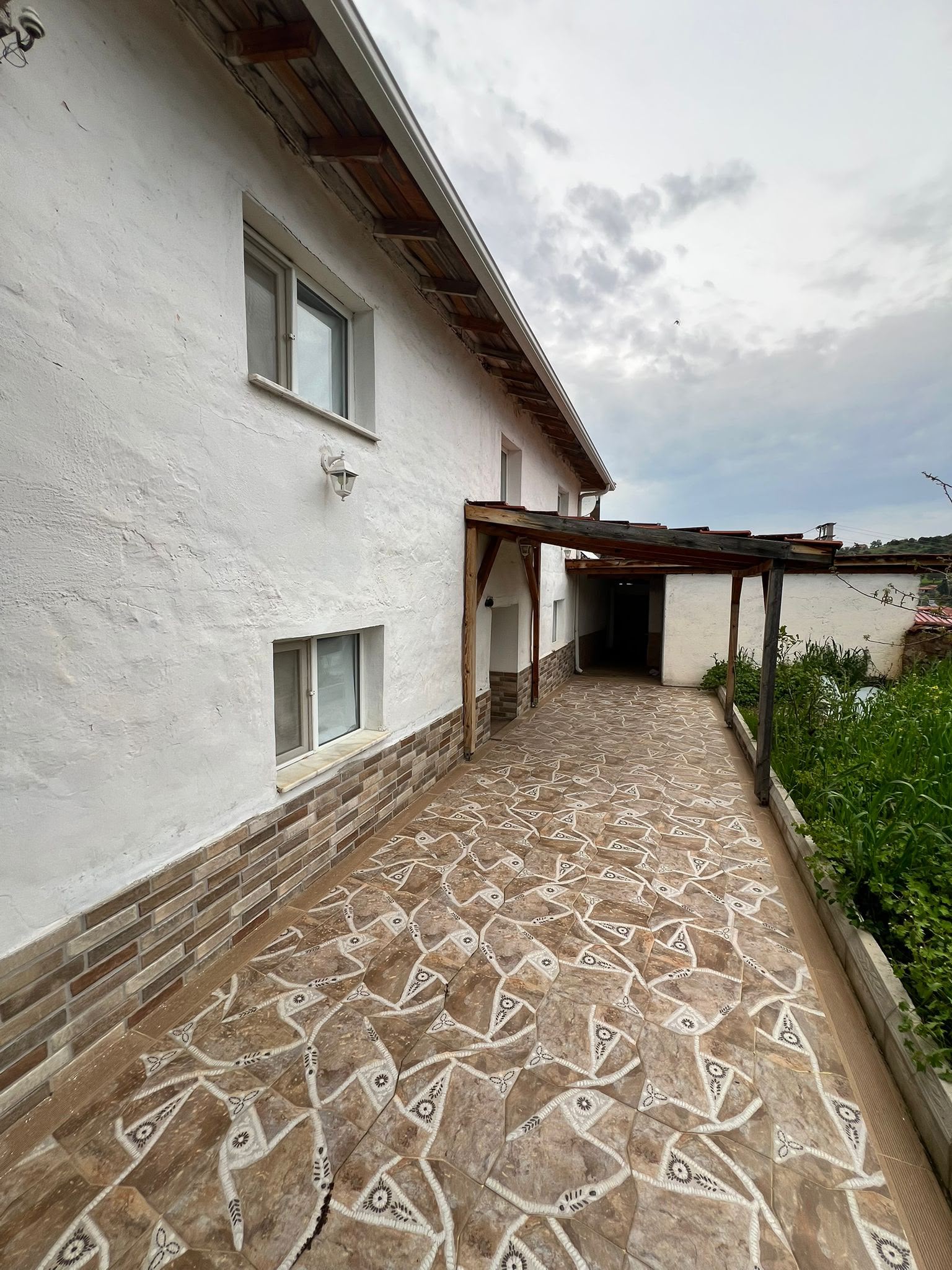 Doğayla İç İçe | 434 M² Arsa İçerisinde Özel Tasarım Köy Evi