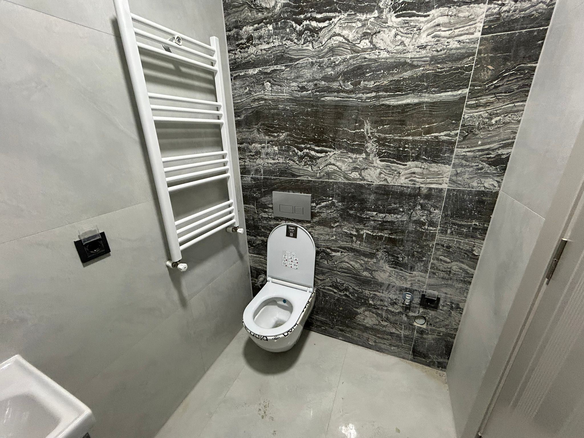 EDREMİT GAZİCELAL MAHALLESİNDE SATILIK SIFIR 2+1 DAİRE