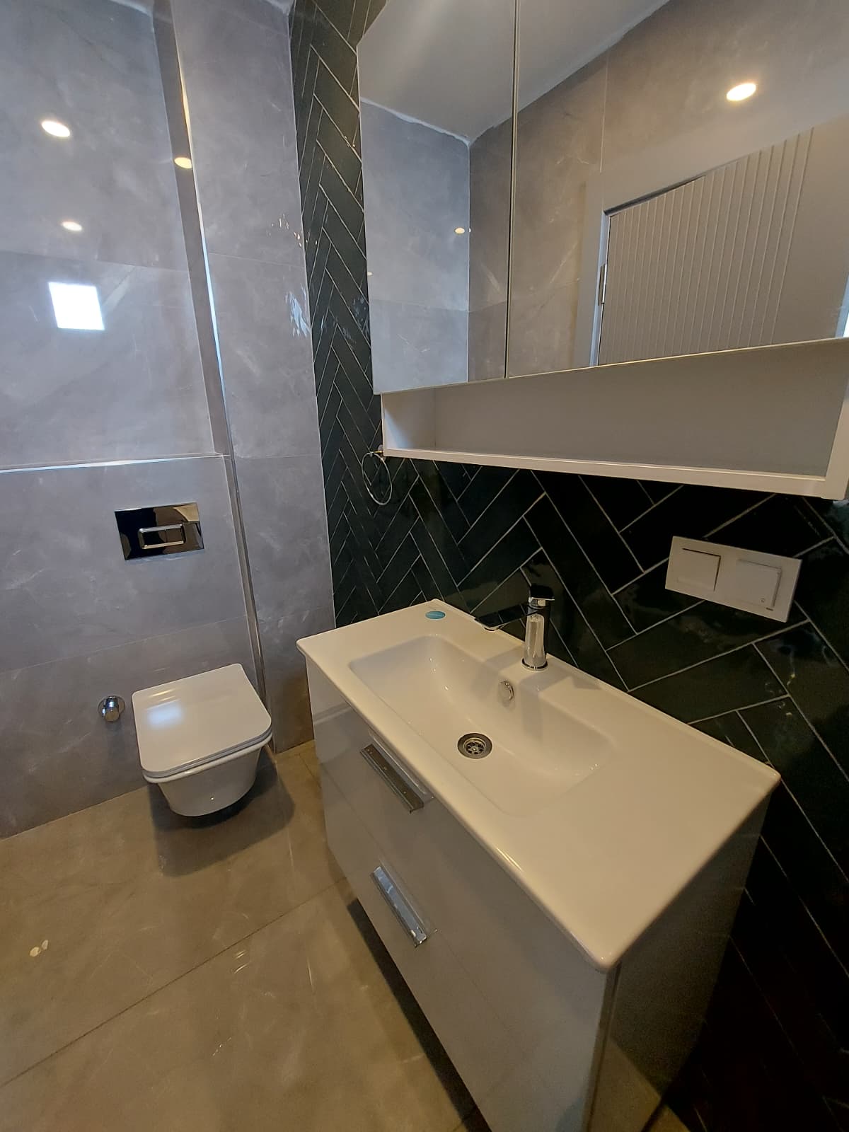 DENİZİ UYANDIĞINIZ AN GÖRÜN! KARAAĞAÇ SAHİLDE ÖZEL HAVUZLU 4+1 VİLLA