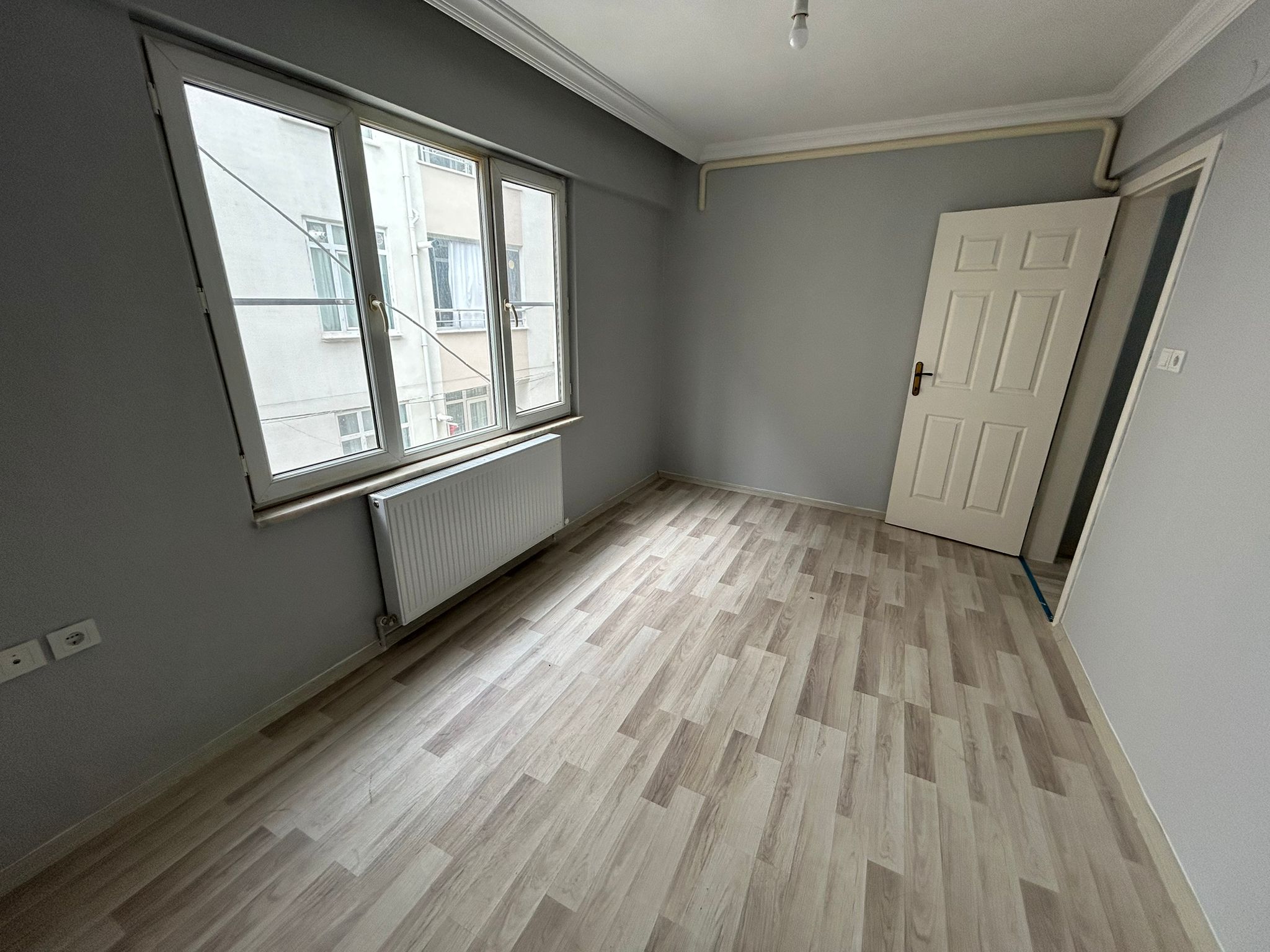 EDREMİT CUMHURİYET MAHALLESİNDE KİRALIK 2+1 DAİRE