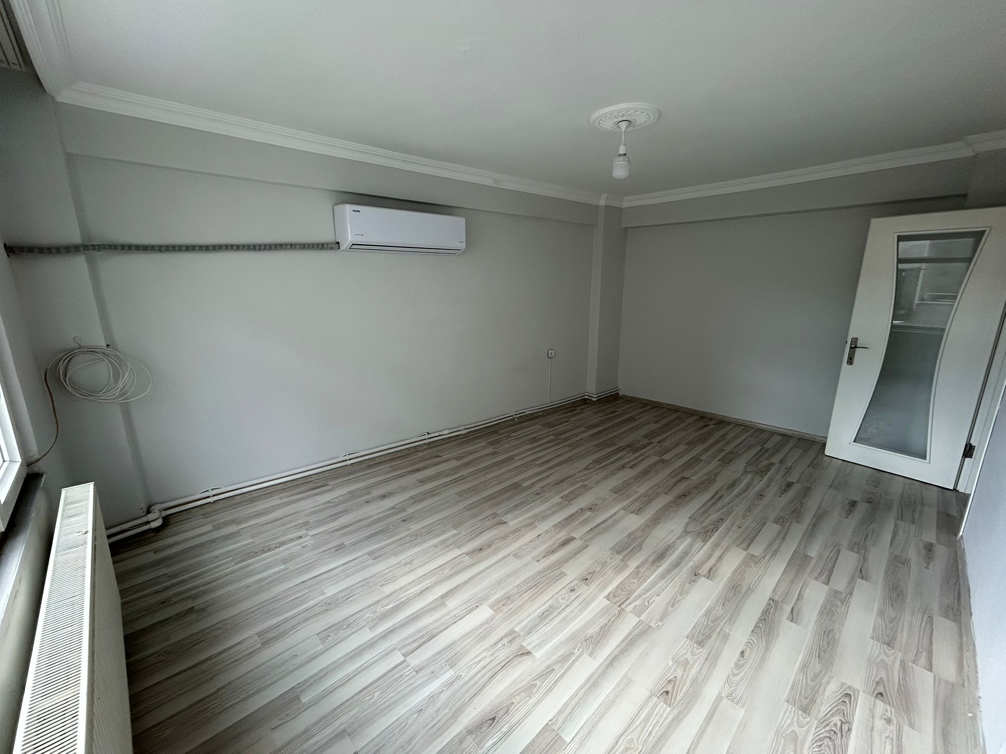 CUMHURİYET MAHALLESİ İNÖNÜ CADDESİNDE KOMANDO TUGAYINA 200 METRE 3+1 KİRALIK DAİRE