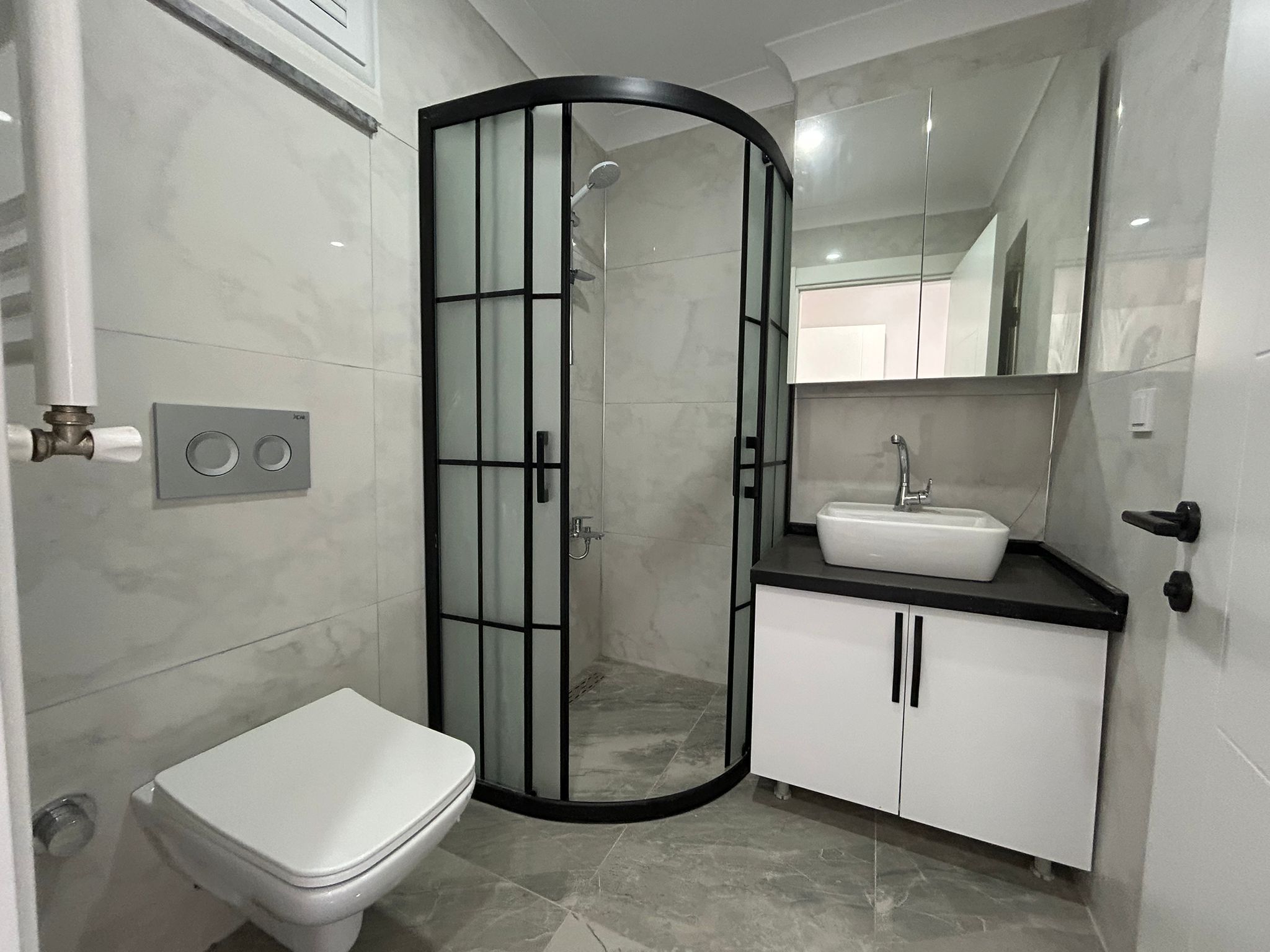 ATATÜRK MAHALLESİ’NİN EN GÜZEL YERİNDE SATILIK 3+1 DAİRE ( 16 Numara)