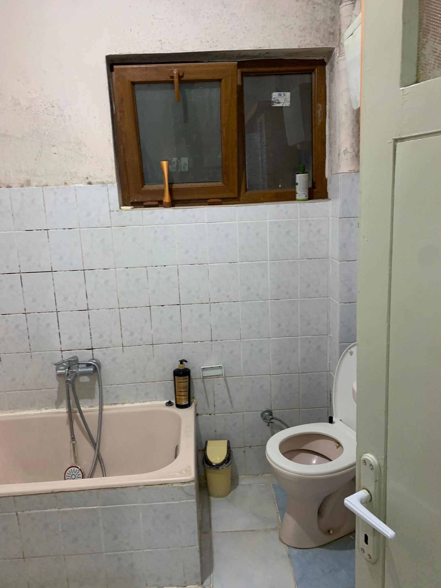 BALIKESİR EDREMİT GAZİİLYAS MAHALLESİNDE KİRALIK 2+1 EŞYALI BAHÇELİ DAİRE